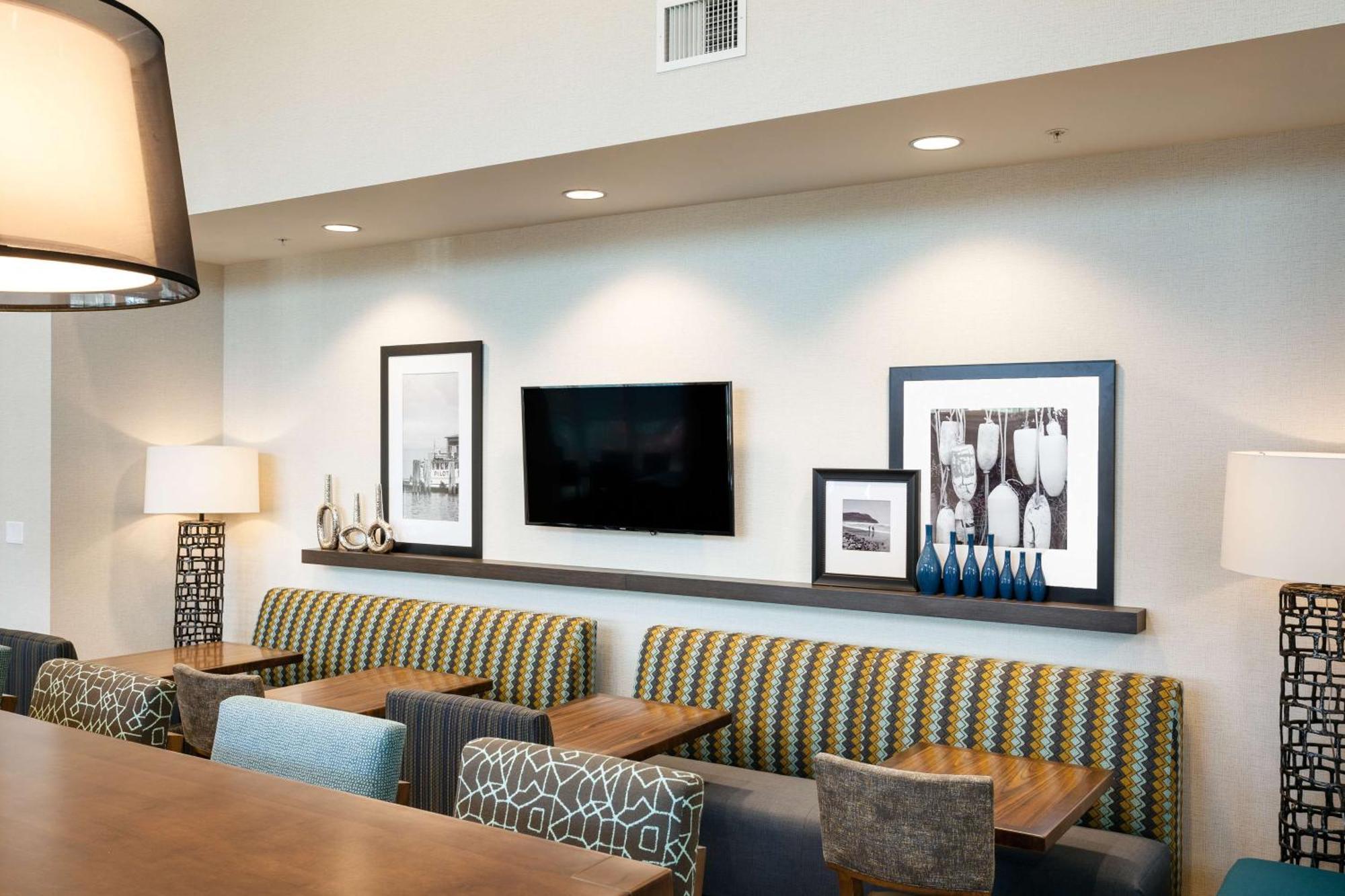 Hampton Inn & Suites By Hilton Seattle/Northgate Exterior foto